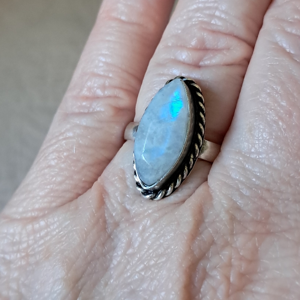 Sterling Silver Rope Twist Opalescent Moonstone Handmade Ring Size 6.5 - Picture 8 of 8